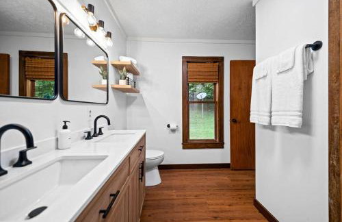 13min Summersville Lake | HotTub | FirePit | Quiet - Foto 17