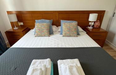 Duplex in residential complex with pool - Photo 23