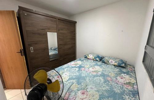 Casa Aconchegante com 2 quartos a 9 minutos de carro para as praias mais procuradas da região - Foto 14