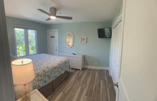 Coconut Castaway - Ocean Views, Walk to Beach, Golf Cart, Club Pool - Photo 17