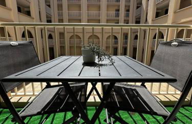 Studio 3 pers climatisé rénové, au calme, idéalement situé proche St Raphael-St Tropez, plage et commerces à pieds - Foto 1