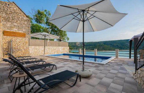 Gorgeous Home In Ricice With Lake View - Foto 2