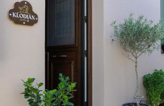 Klodian Suites - Photo 53