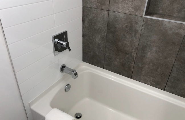 Brand NEW Luxury Spacious 3bdr Townhome Close to 3rd St - Photo 15