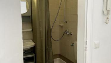 Kleine Wohnung mit Teeküche - Foto 4