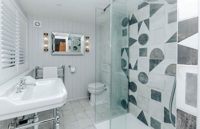 The Neptune - From 125 Per Night - Photo 24