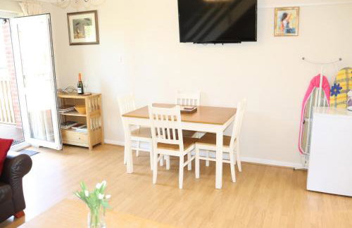 Corton Retreats At Waterside Park - Photo 8