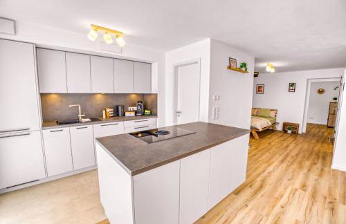 Stilvoll - Heimkino, Kochinsel, Parkplatz, Neubau & Mehr - Foto 5