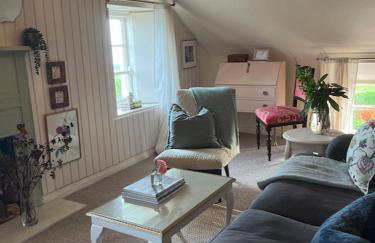 The Pink Cottage upstairs suite & Garden Summer Room - Foto 20