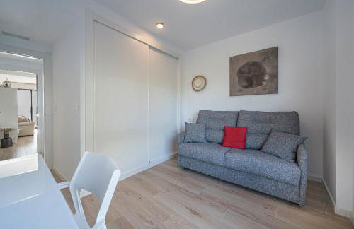 One80 Residences New corner Apartment with amazing sea view to Gibraltar & Africa - Photo 7