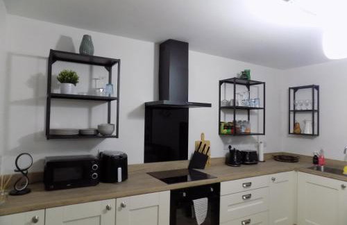 Cathedral View Apartment Derry - Photo 11