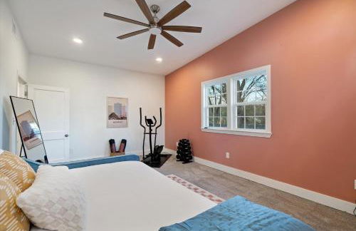 Hot Tub & Pool Table Mins to Beale Renovated - Foto 29