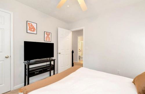 4BR Cozy Family Retreat Near Mall of GA, Near Lake Lanier - Sleeps 10 - Foto 42