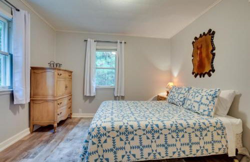 Peaceful Saint Germain Home with Fire Pit! - Photo 13