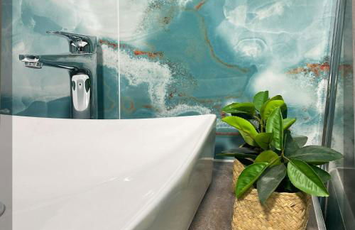 Favelas Luxury Apartments - Photo 16