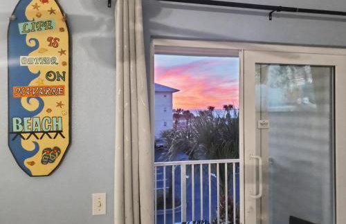 Navarre Beach Landing - Beach Gear Included - Walk to Beach - Sunset Views - Foto 47