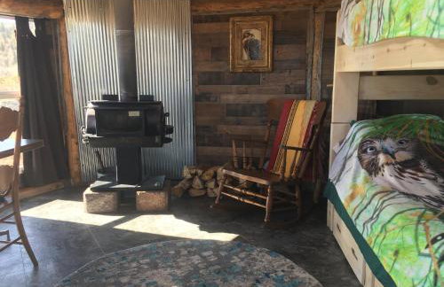 Red-tail Roundhouse at 22 West Cabins and Recreation - Foto 46