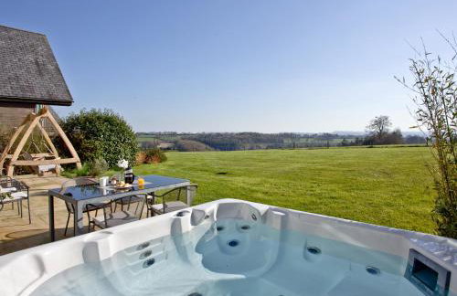 Quantock Lodge - Photo 3