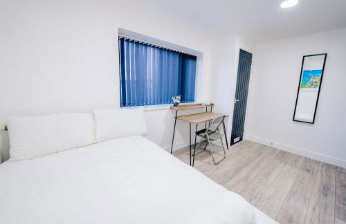 10BR 4Bath Home, Stag Do, Contractors, Big Group - Foto 19