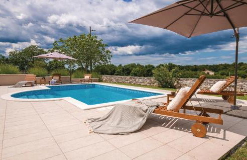 Beautiful Apartment In Hrboki With Wifi - Photo 8