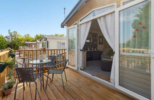 Lake View Escape - Fishing Lakes, Heated Outdoor Swimming Pool 500yrds on Sister Park , Pool Open April to September - Foto 2