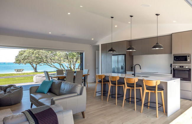 The Golden Pohutukawa Beach House - Foto 7