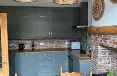 Charming 3-Bedroom House - Foto 5