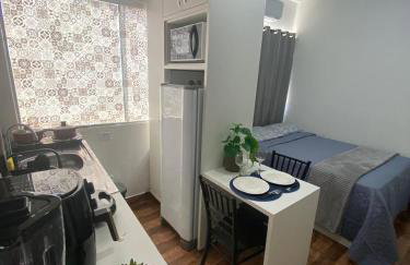 KIT com Ar cond - 5 min do aeroporto - Foto 1