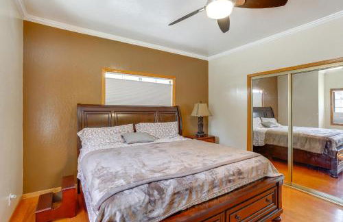 3 Mi to Sequoia Park Zoo Spacious Home with Sunroom - Foto 15