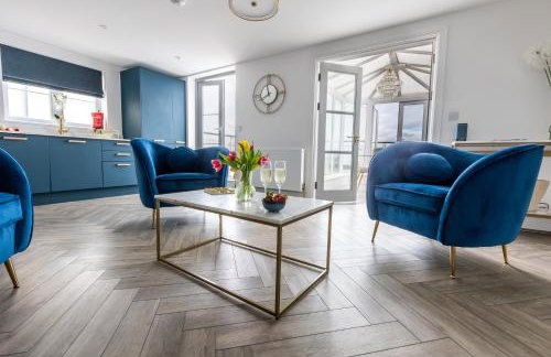 NEW! Stunning 2 Bed Beach Front Penthouse Apartment - Topaz, Compass Point - Foto 53