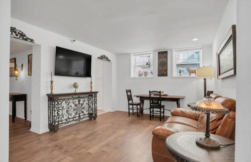 Spanish Style Apartment- Steps from Forsyth - Foto 1