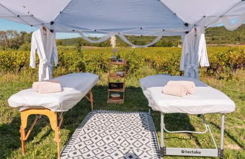 Suite romantique avec jacuzzi privatif - Photo 17