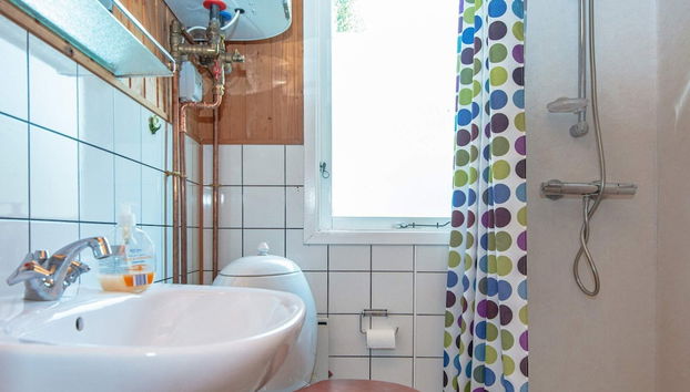 6 Person Holiday Home in Orsted - Foto 5, Baño