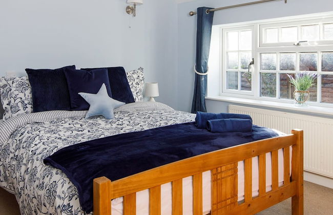 Quaint Coastal Cottage - 5 Mins From Beach - Foto 14