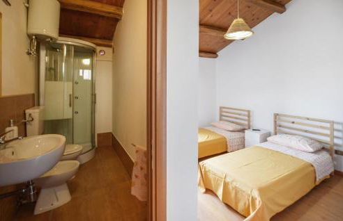 Awesome Home In Motta San Giovanni - Foto 14