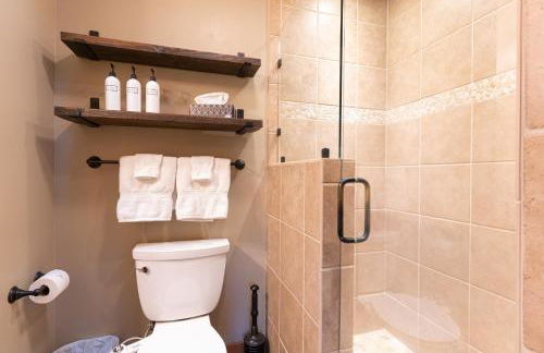 King Bed, Putt-Putt w/ Hot Tub, & Other Games - Foto 24