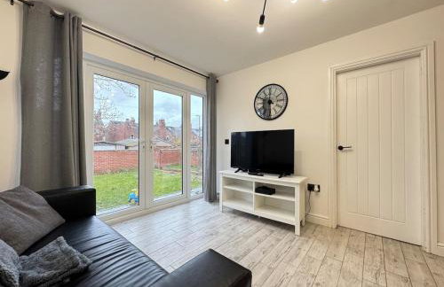 Modern 2 Bedroom Apartment - Near Hospital & Racecourse - Foto 11