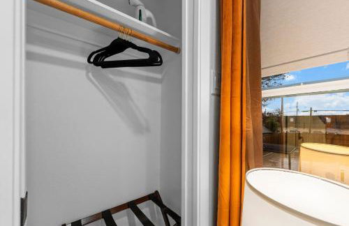 Prime Location - Stylish 1BR Retreat in Bishop Arts - Foto 36