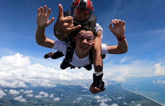 Salto de paraquedas em Manuel Antonio - Foto 3