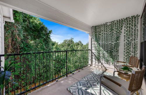 3BR Luxe Oasis near Downtown, Pool, Gym, Bball Crt - Foto 26