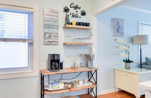 Lovely St Pete Beach Cottage, Walk to Beach and Town - Foto 10