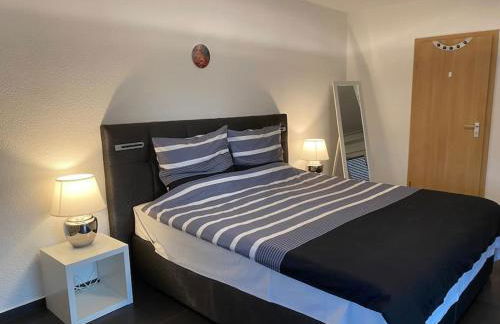 Preiswertes stilvolles Zimmer im privaten Haus mit großem schönem modernem Gemeinschaft Badenzimmer - Foto 10