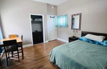 Suites on East Side near Whole Foods, Brown University, Miriam Hospital, MBTA, Downtown, - Foto 14