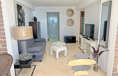 Panorámica al Mar con Piscina, Teletrabajo y Relax - Photo 9