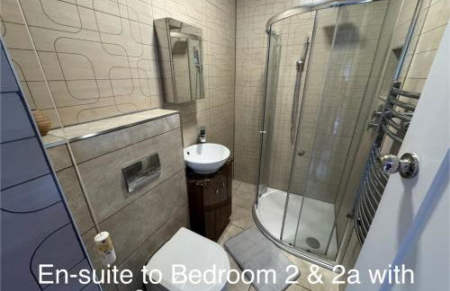 The Plum Tree - 5 luxury modern bedrooms - Photo 38