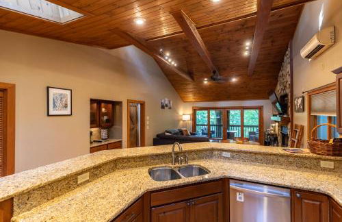 King Bed, Putt-Putt w/ Hot Tub, & Other Games - Foto 52