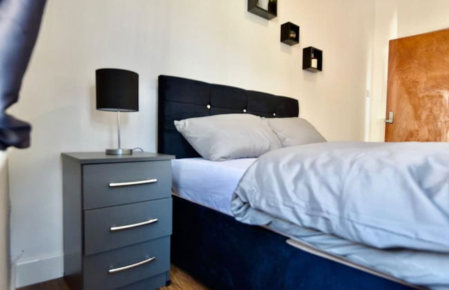 Cheer full 4 Bedroom House Train Station - Foto 27