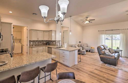 Bright Home with Yard, 4 Mi to Colorado River! - Foto 8