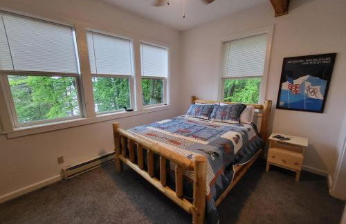 Spacious, modern, home by the lake! - Foto 34