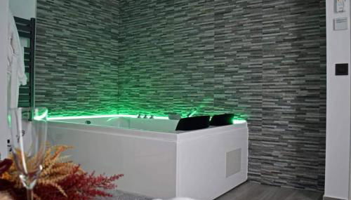Alojamientos Lola, Suite con jacuzzi - Foto 3